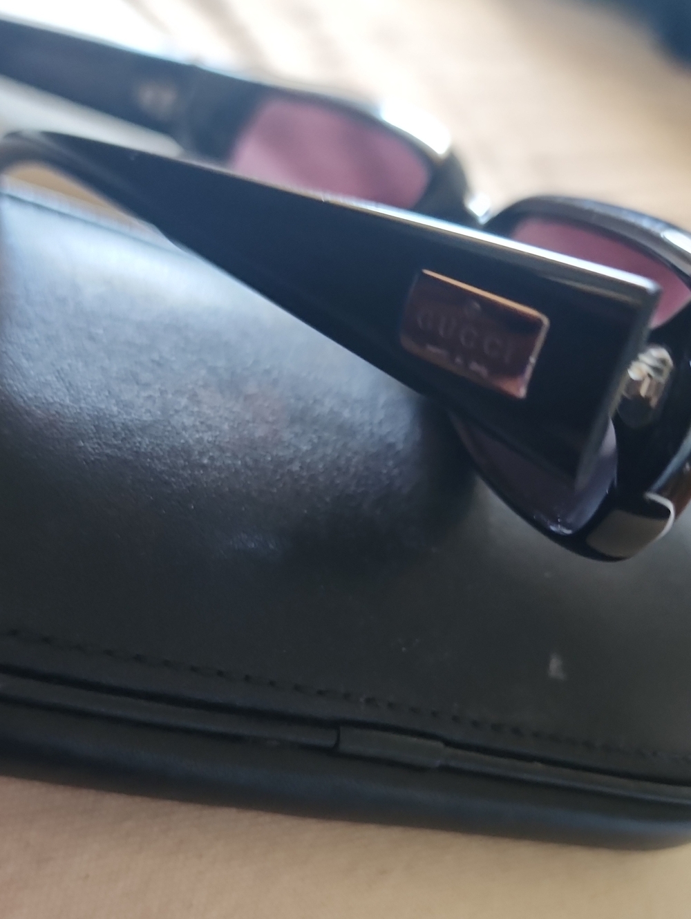 Vintage Gucci Black Sunglasses with Dark Purple Lenses (Made In Italy)